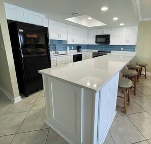 Private kitchen - Surfmaster II 212 - Oceanfront in Garden City Beach, SC (Garden City)