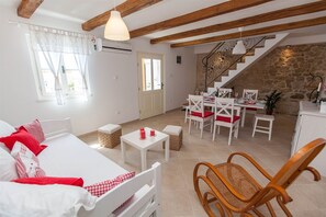Villa | Dining