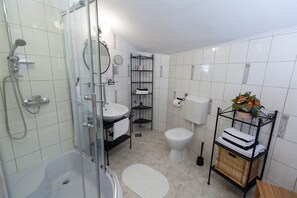 Villa | Bathroom