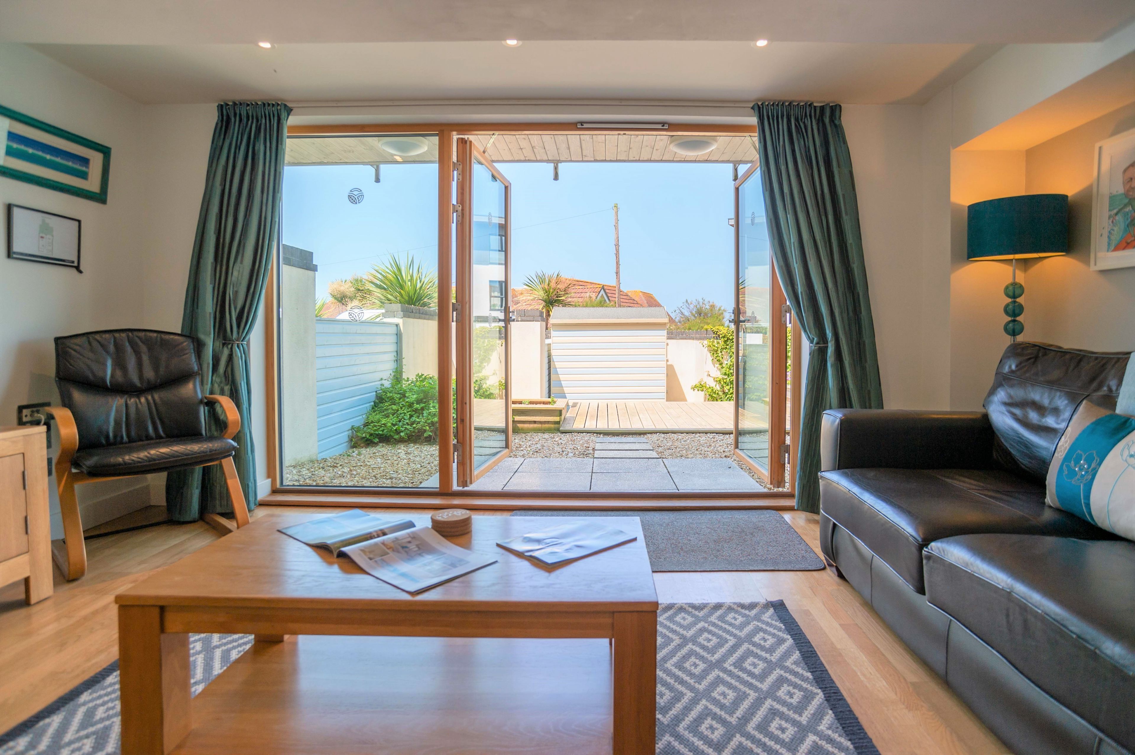 TV, DVD-spiller og stereoanlegg