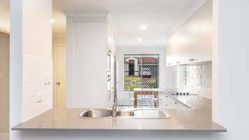 Micro-ondes, lave-vaisselle