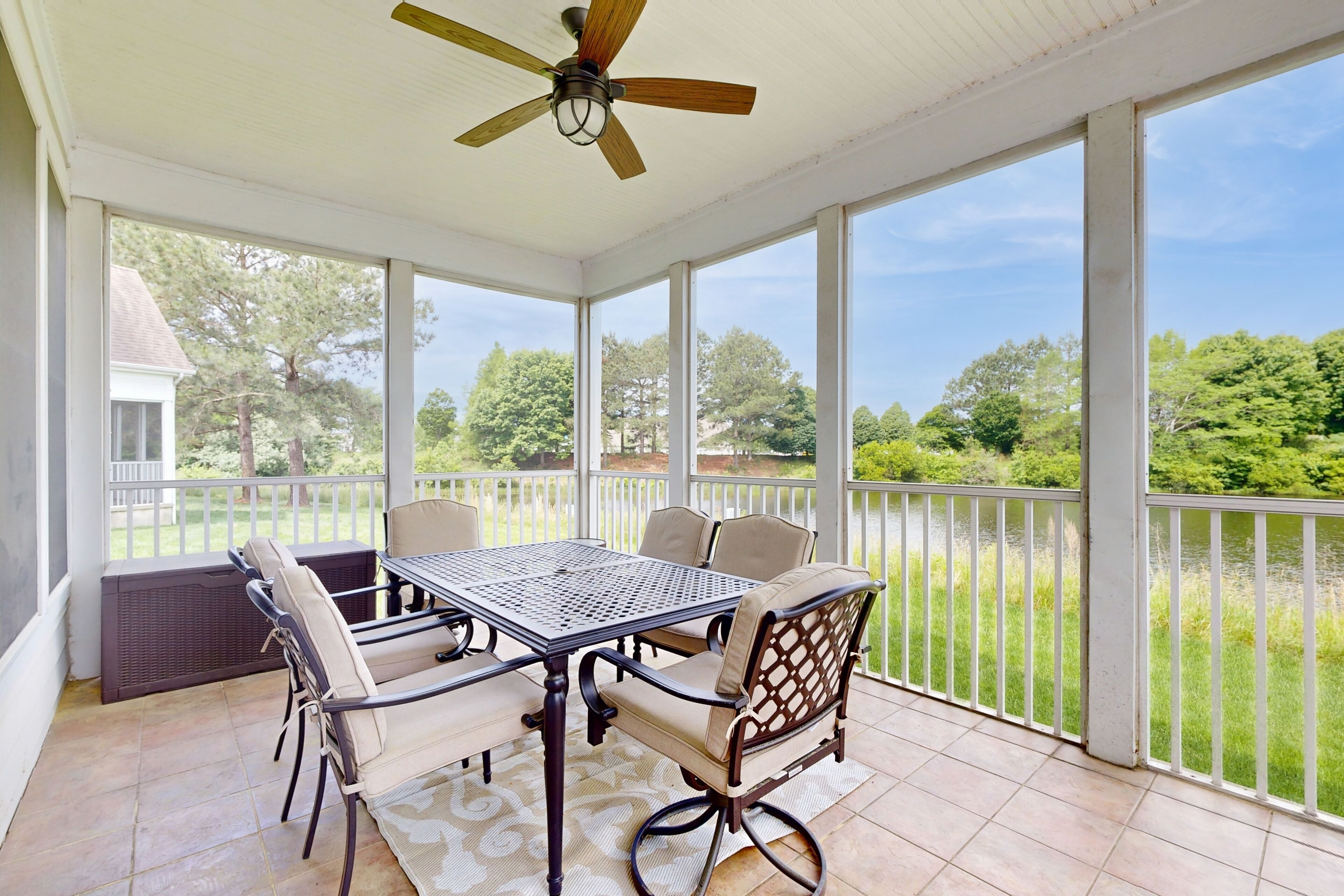 Bear Trap Dunes townhouse w/ pool, gym, free WiFi, and shared sauna