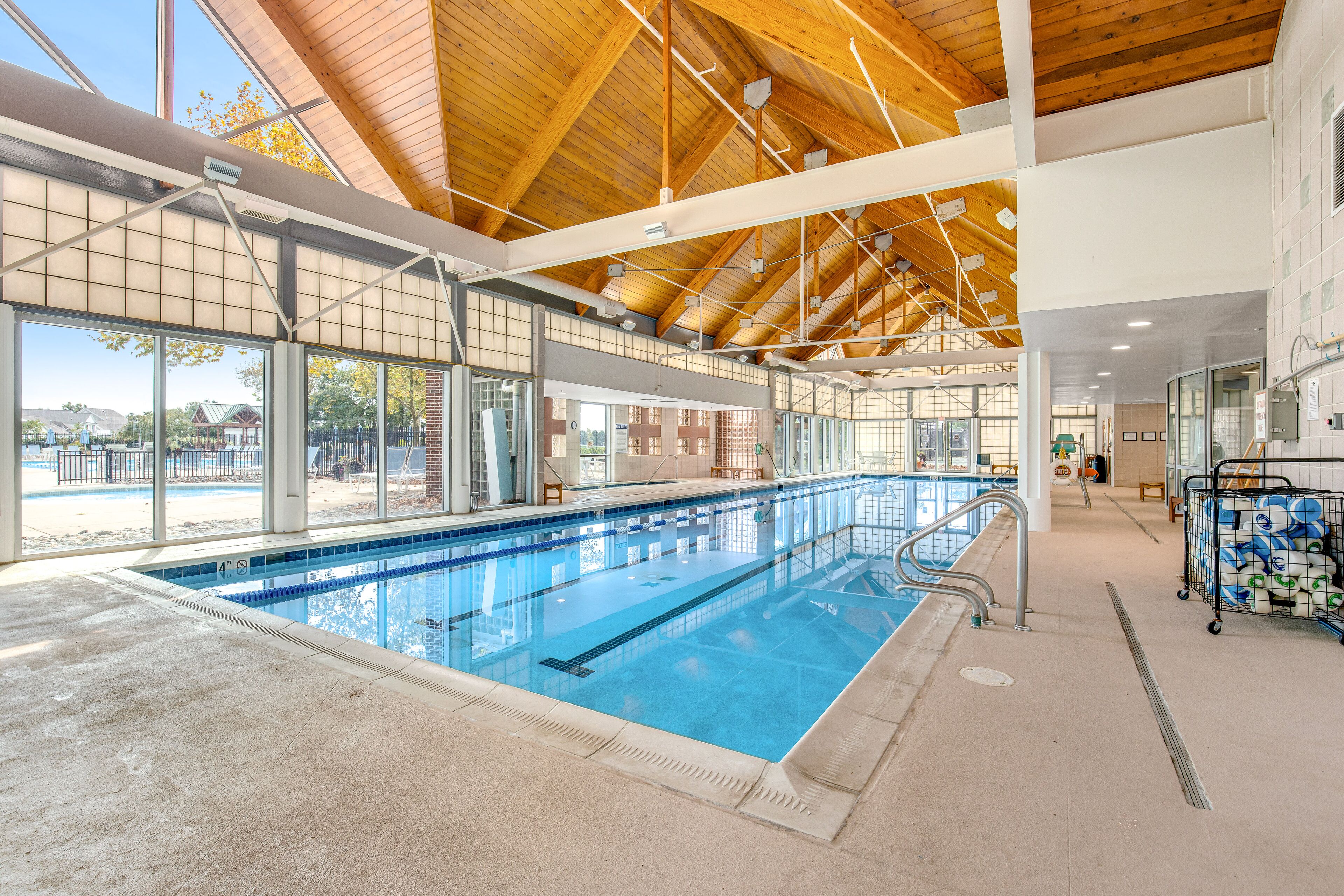 Inomhuspool och uppvärmd pool