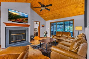 Unclassified image, 4 of 49, button