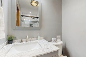 Towels - Single-story home in the woods with game room and gas fireplace (Sugar Mountain)