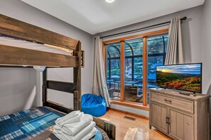 4 Schlafzimmer, Bügeleisen/Bügelbrett, Internetzugang, Bettwäsche