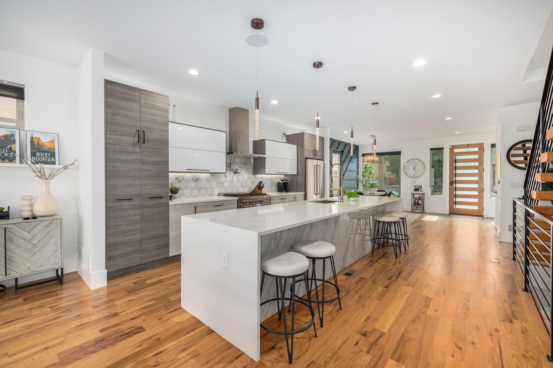 Roof Top Patio, Hot Tub, & Minutes from Downtown!