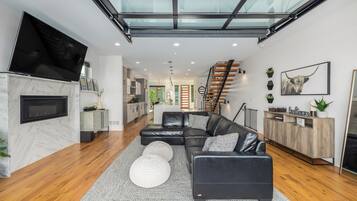 Smart TV, fireplace, stereo, offices