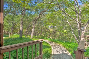 Property grounds - Lake Granbury Getaway! Family Home w/ Deck & Games (Granbury)