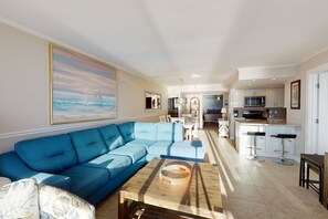 Televisión de pantalla plana y estéreo 