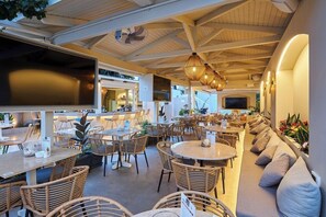 Outdoor dining - Malia Studios and Apartments (Hersonissos)