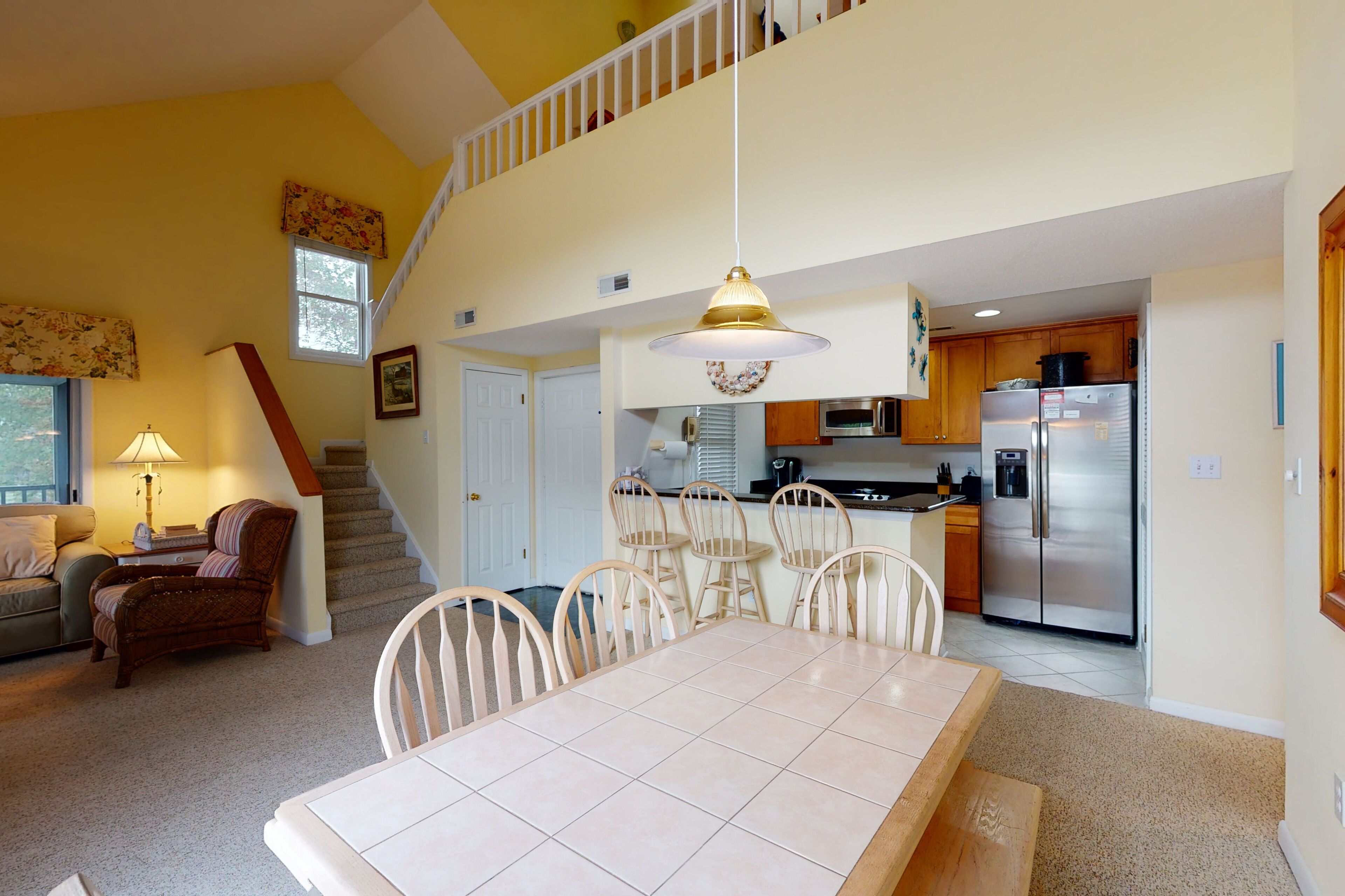 Sea Colony Tennis 2nd floor condo w/ gym, shared sauna, and balcony