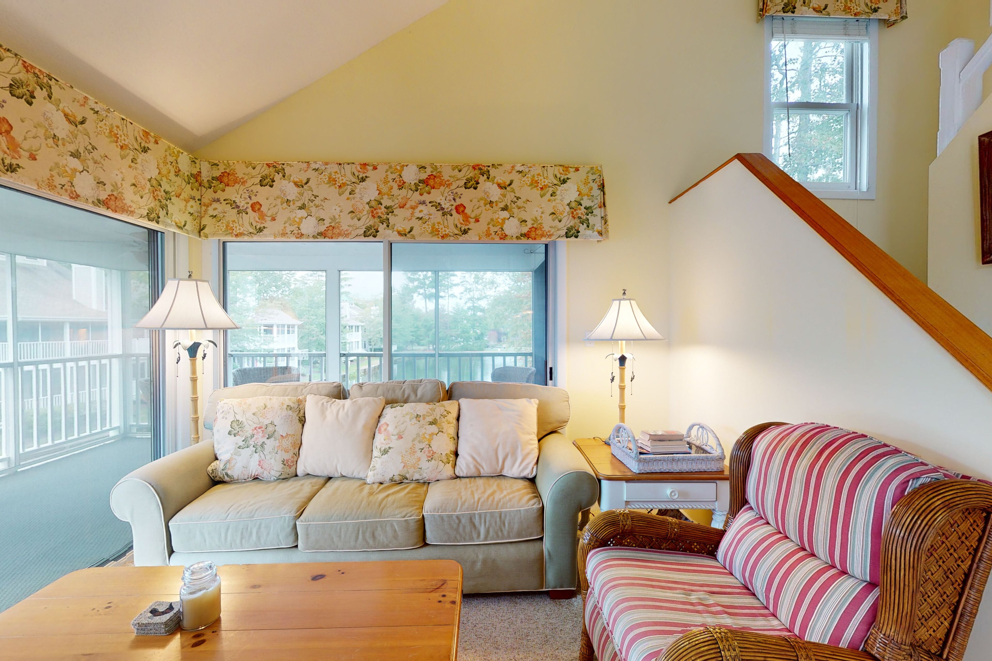 Sea Colony Tennis 2nd floor condo w/ gym, shared sauna, and balcony