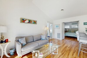 Een televisie en een filmbibliotheek