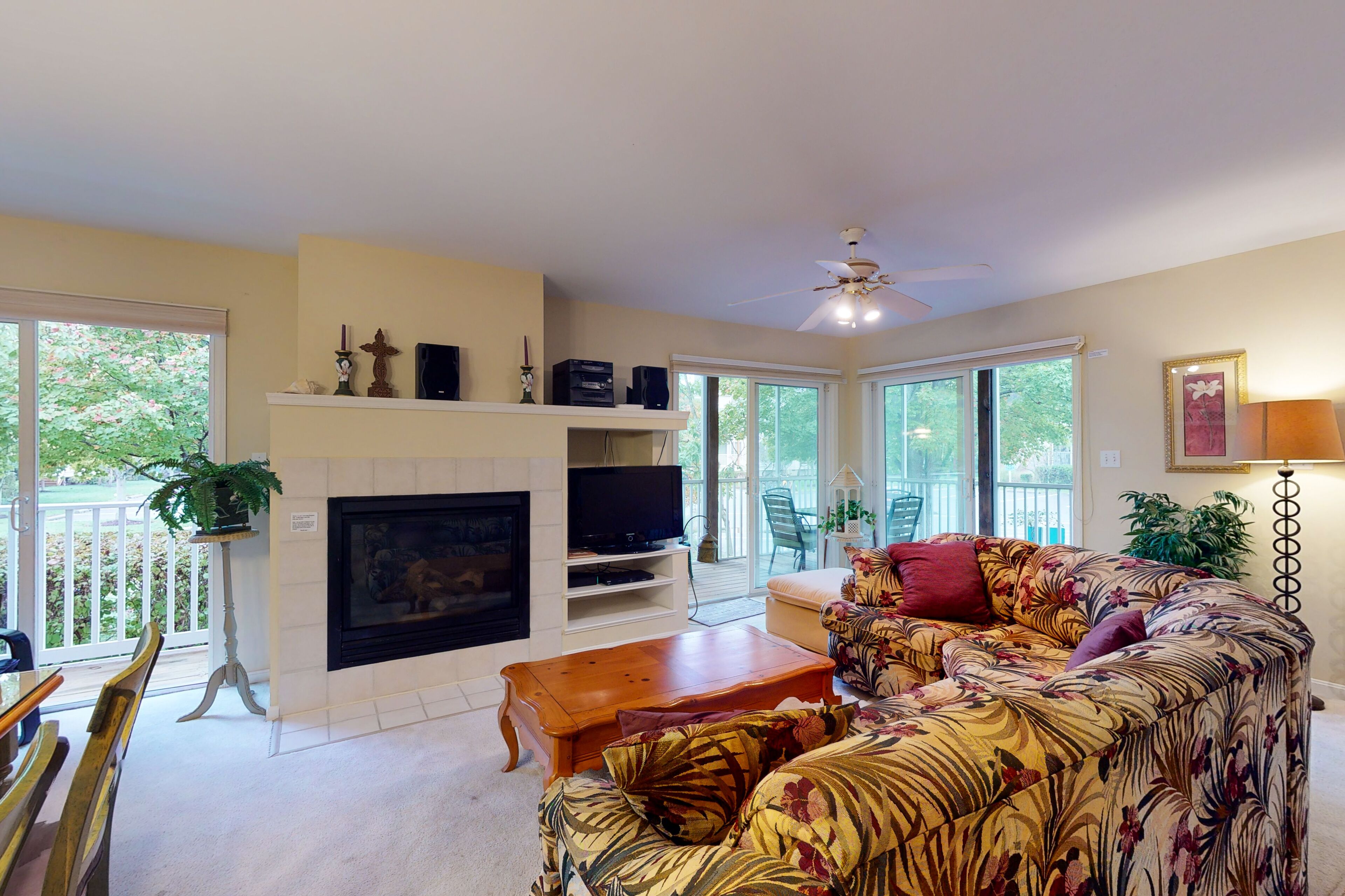 Sea Colony Tennis 1st-floor condo with tennis court & basketball court