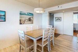 Dining - Sea Colony Ocean 2nd floor condo w/ pool, basketball court, and free WiFi (Bethany Beach)