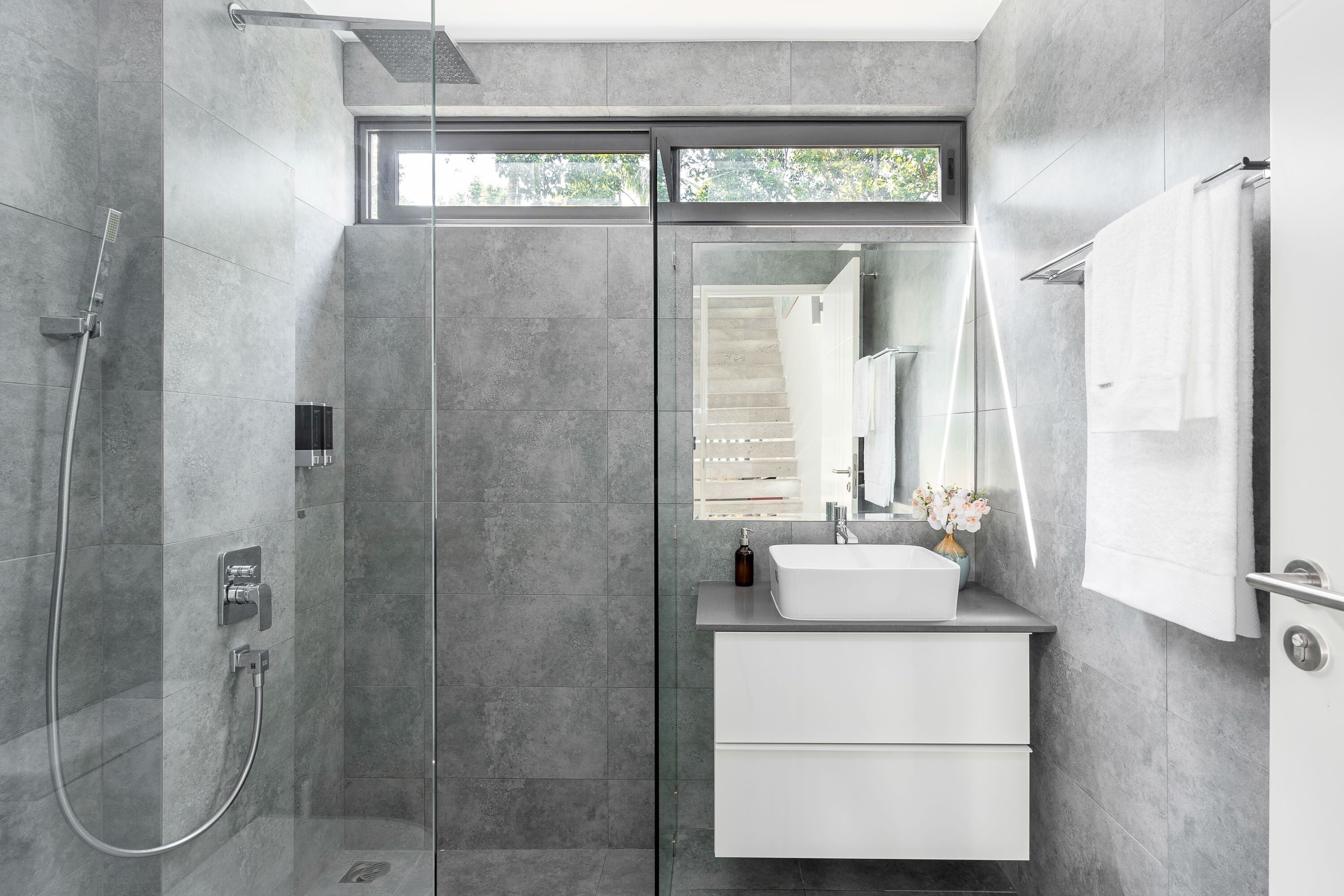 Luxury Villa | Bathroom | Shower, rainfall showerhead, hair dryer, slippers