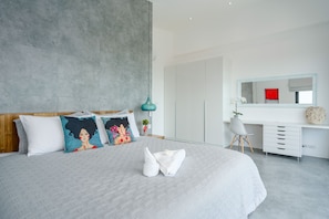 Luxury Villa | Egyptian cotton sheets, premium bedding, Select Comfort beds