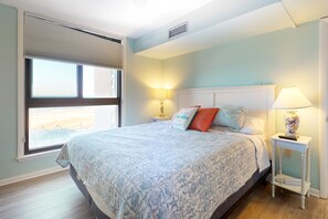 2 slaapkamers, een strijkplank/strijkijzer, internet, beddengoed