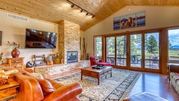 Télévision, cheminée