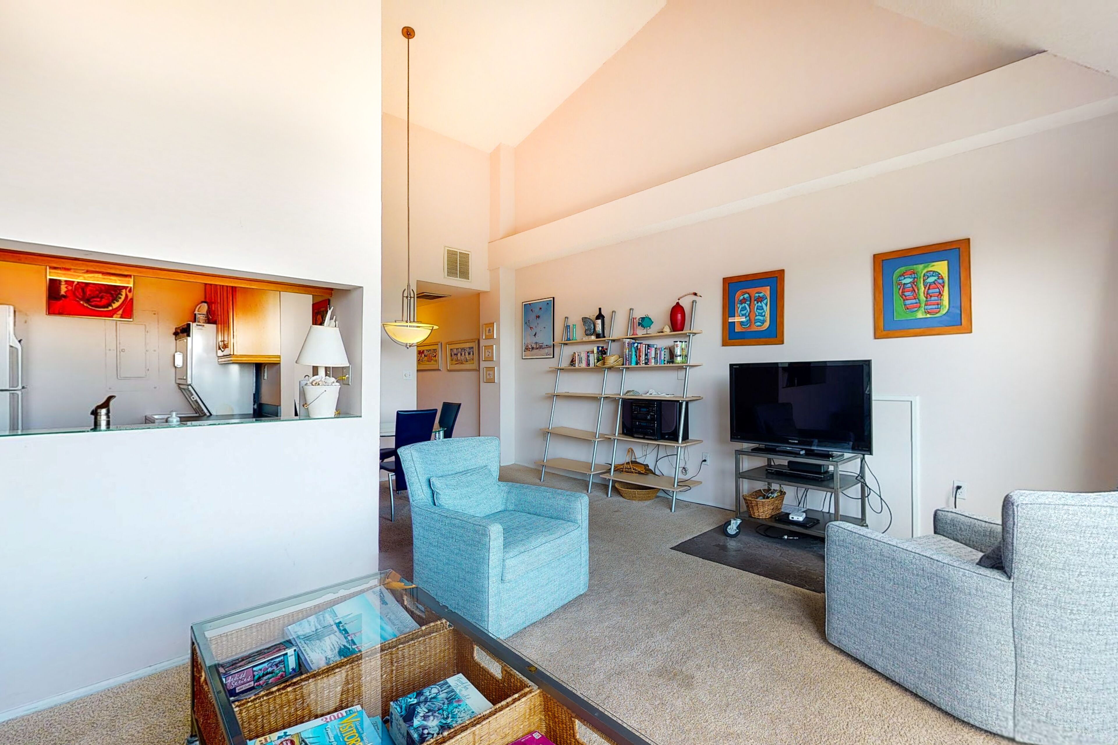 Sea Colony 9th-floor ocean-view condo with elevator & balcony