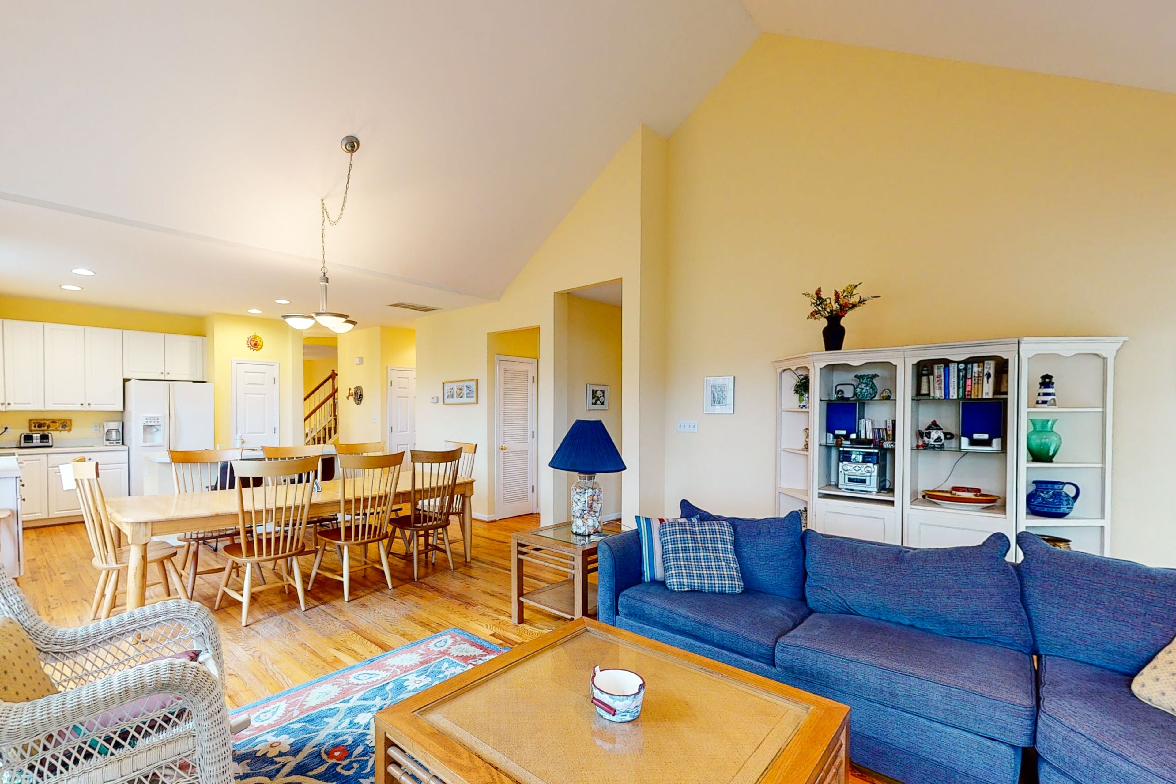 Bear Trap Dunes townhouse w/ fireplace, basketball court, tennis court, WiFi!