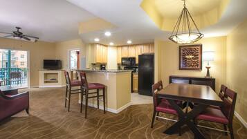 Refrigerador, horno, parrilla de estufa y lavavajillas