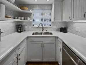 Fridge, microwave, oven, stovetop - 'Homecoming Cottage' - Heated Pool, Bikes & Walk to Beach – Seagrove (Santa Rosa Beach)