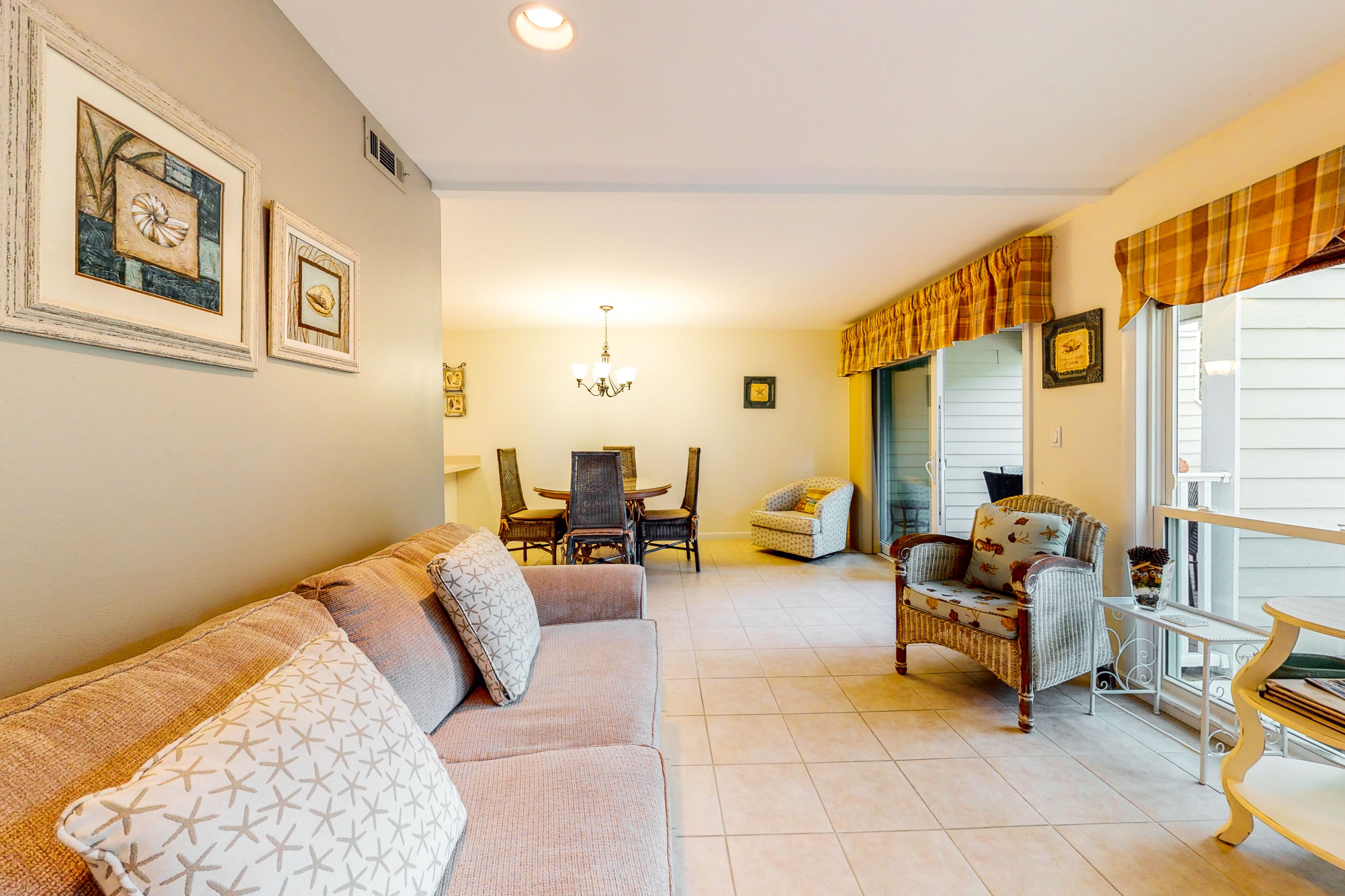 Sea Colony Tennis 1st-floor condo with tennis court, pool, & basketball court