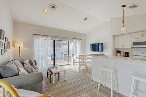 TV - Sea Colony Tennis condo w/ free WiFi, pool, and shared sauna (Bethany Beach)