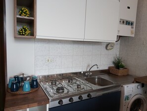 Lägenhet - 2 sovrum | Eget pentry | Stort kylskåp, mikrovågsugn, ugn och spishäll