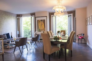 Dining - Enjoy Eiffel Tower Sparkle in Grand Style! (Paris)