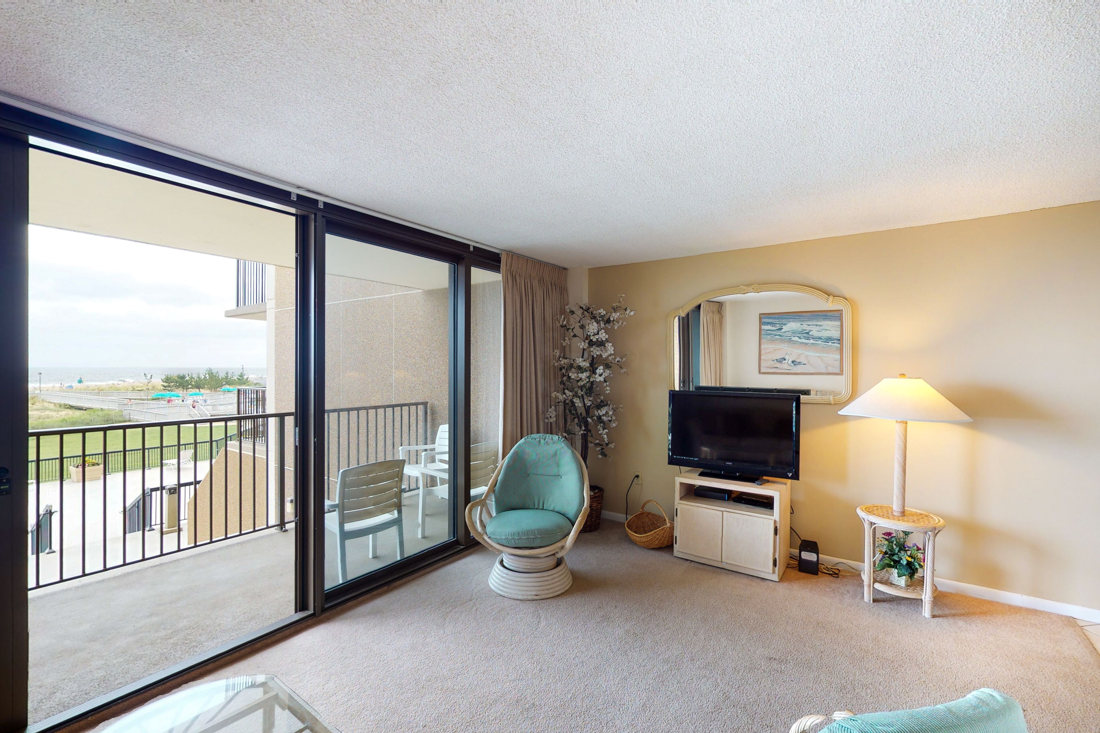 Sea Colony 2nd floor condo w/ free WiFi, shared tennis court & sauna- ocean view