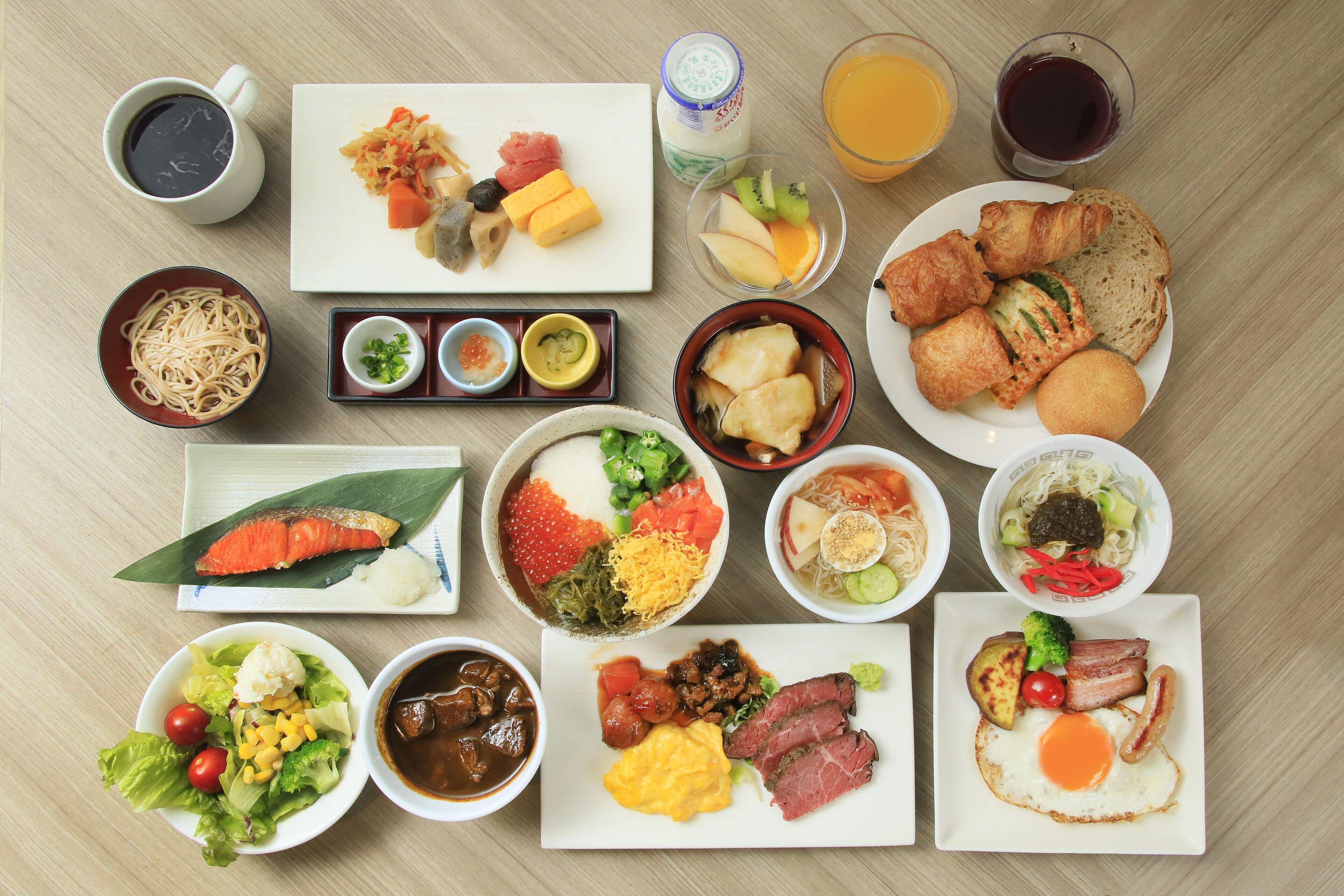 Daily full breakfast (JPY 2300 per person)