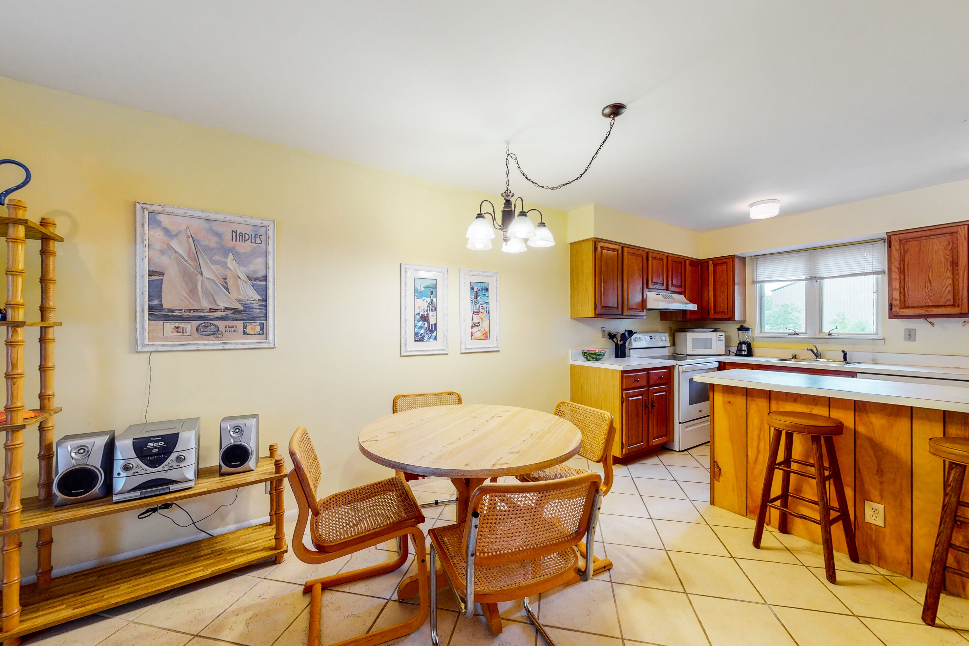 Sea Colony Tennis 1st-floor condo with pools, gym & private beach