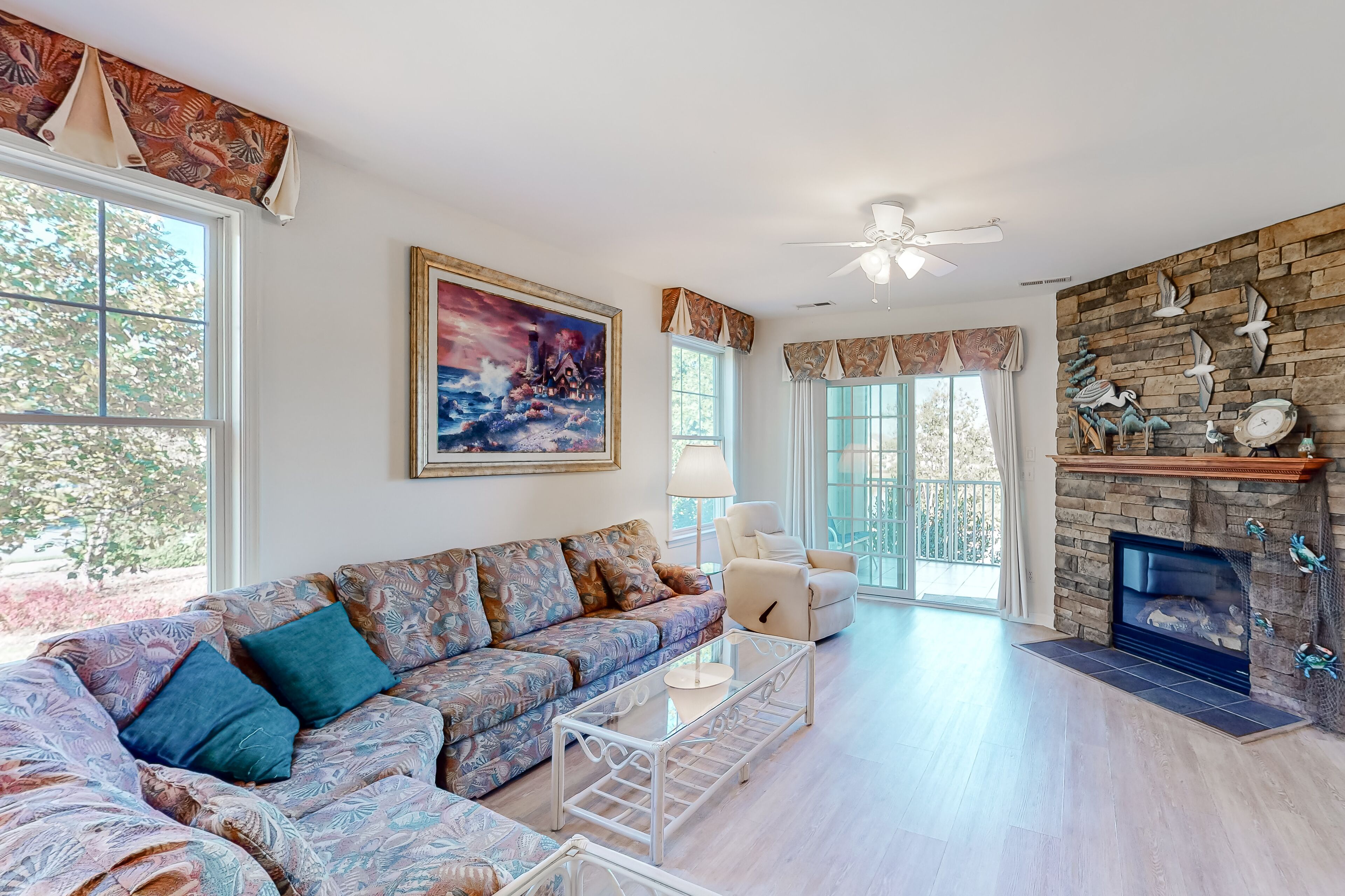 Bayside Resort 2nd floor condo w/ pool, dog-friendly, and gym