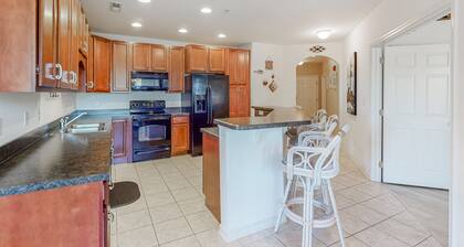 Bayside Resort 2nd floor condo w/ pool, dog-friendly, and gym