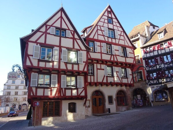 المنشأة من الخارج