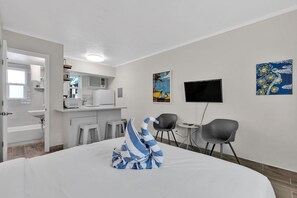 1 habitación, tabla de planchar con plancha, wifi gratis y ropa de cama 