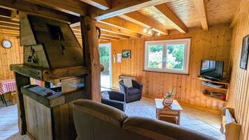 Televisie en een open haard