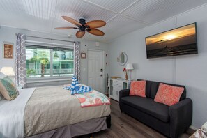 1 bedroom, memory-foam beds, iron/ironing board, free WiFi - Beachfront Studio at Tropic Terrace #49: Steps to sand, sunsets & Heated Pool (Treasure Island)