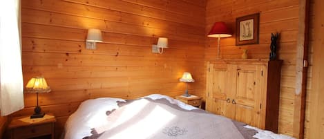 3 makuuhuonetta, ilmainen Wi-Fi, vuodevaatteet