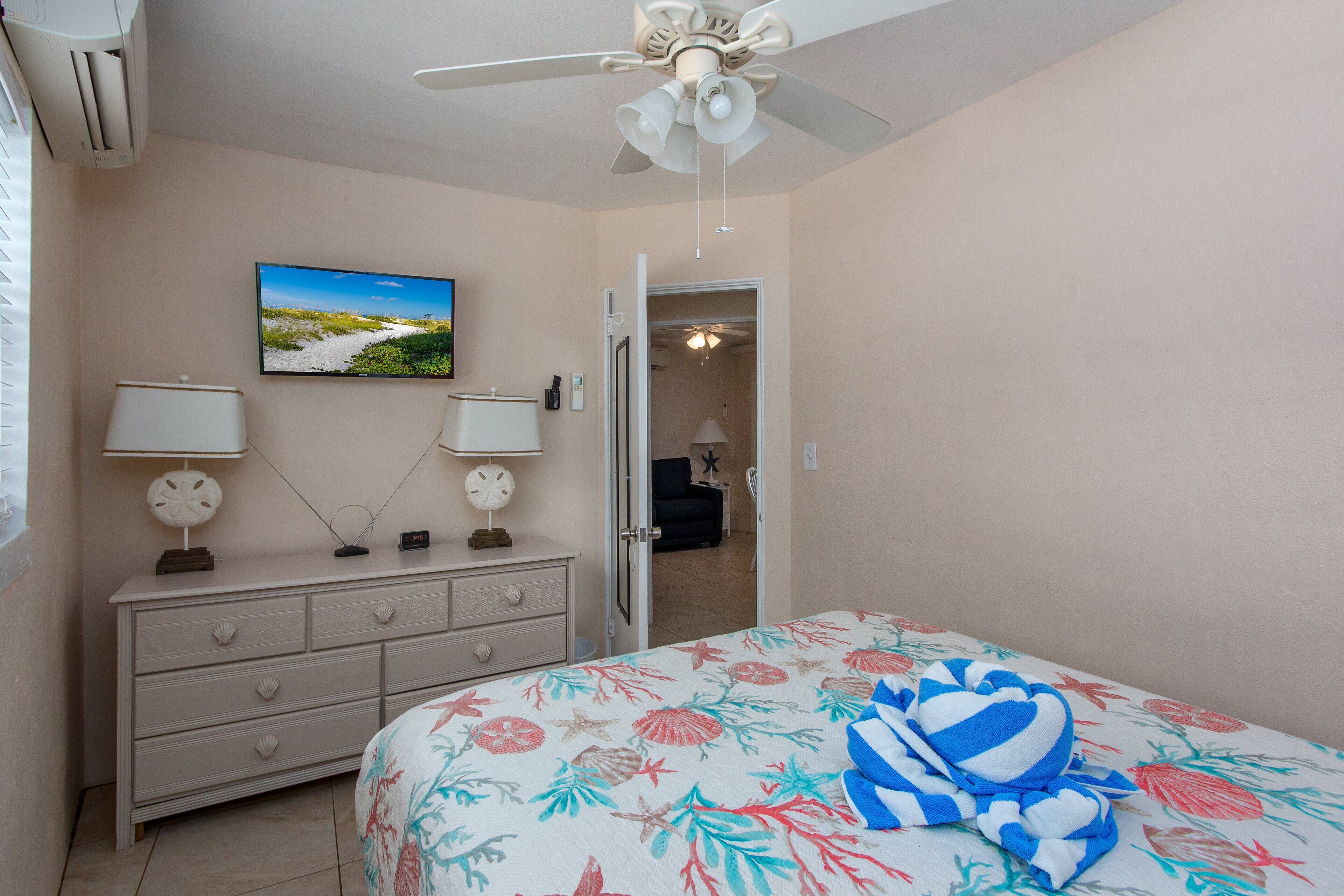 2 bedrooms, iron/ironing board, free WiFi, bed sheets