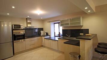 Réfrigérateur, micro-ondes, four, lave-vaisselle