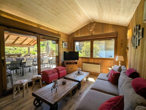 Chalet confortable, proche des pistes de ski, avec jardin, terrasses couvertes et Wi-Fi à La Bresse