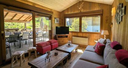 Chalet confortable, proche des pistes de ski, avec jardin, terrasses couvertes et Wi-Fi Ă La Bresse