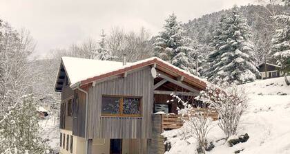 Gemütliches Berghütte: 4 Schlafzimmer, 2 km zu den Pisten, ideal für Familien und Gruppen