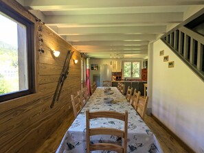 Dining - Cozy Mountain Chalet Near La Bresse Ski, WiFi, Private Access, 2 Terraces, Pet-Friendly (La Bresse)