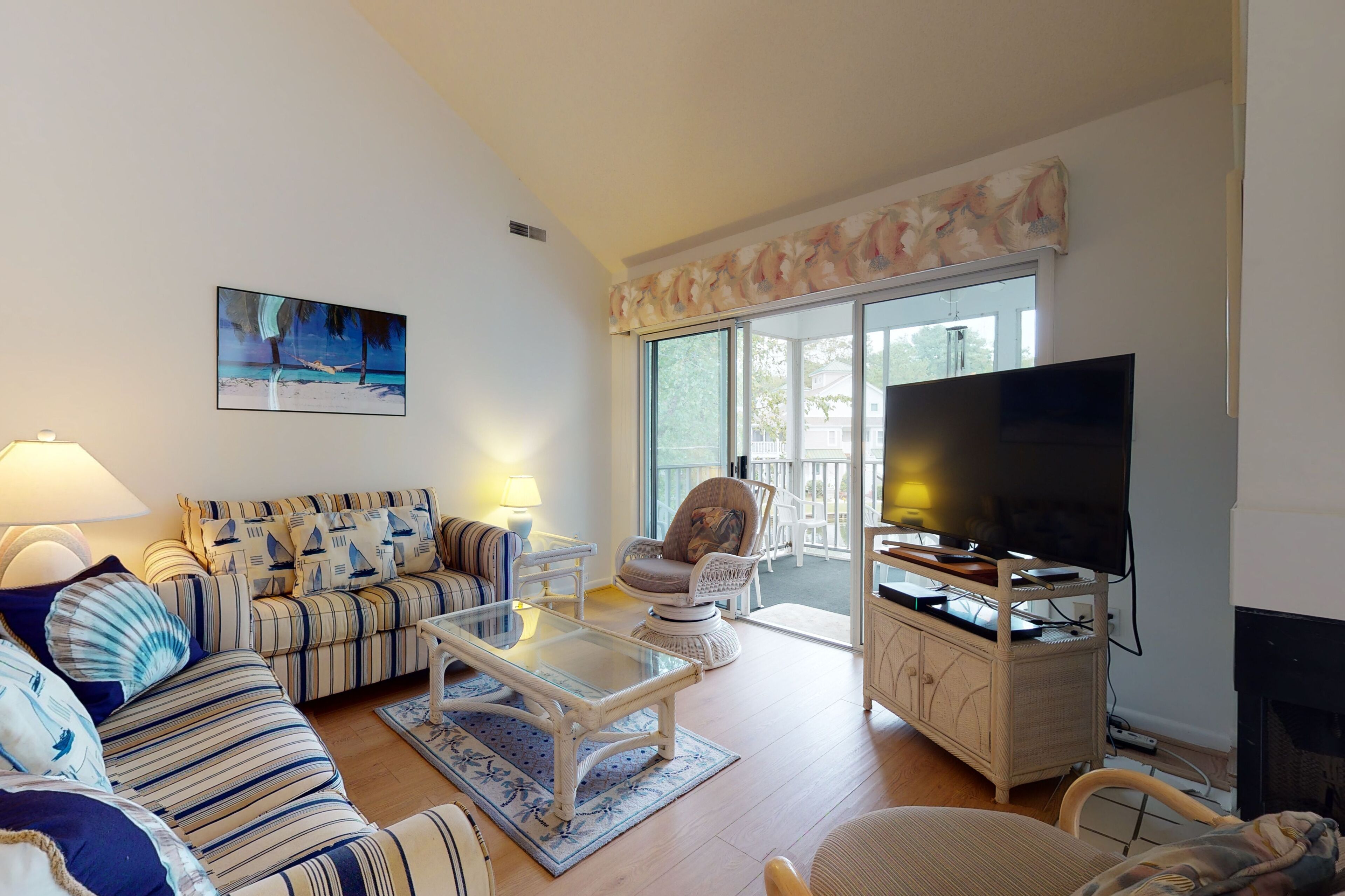 Sea Colony Tennis 2nd-floor condo with pool, & gym