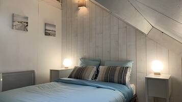 3 slaapkamers, een strijkplank/strijkijzer, reisbedje, gratis wifi